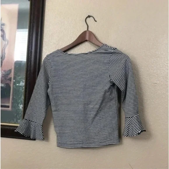 NWT Zara Striped Crop Large Ruffle Bell Sleeve Top Size Small - Picture 2 of 7